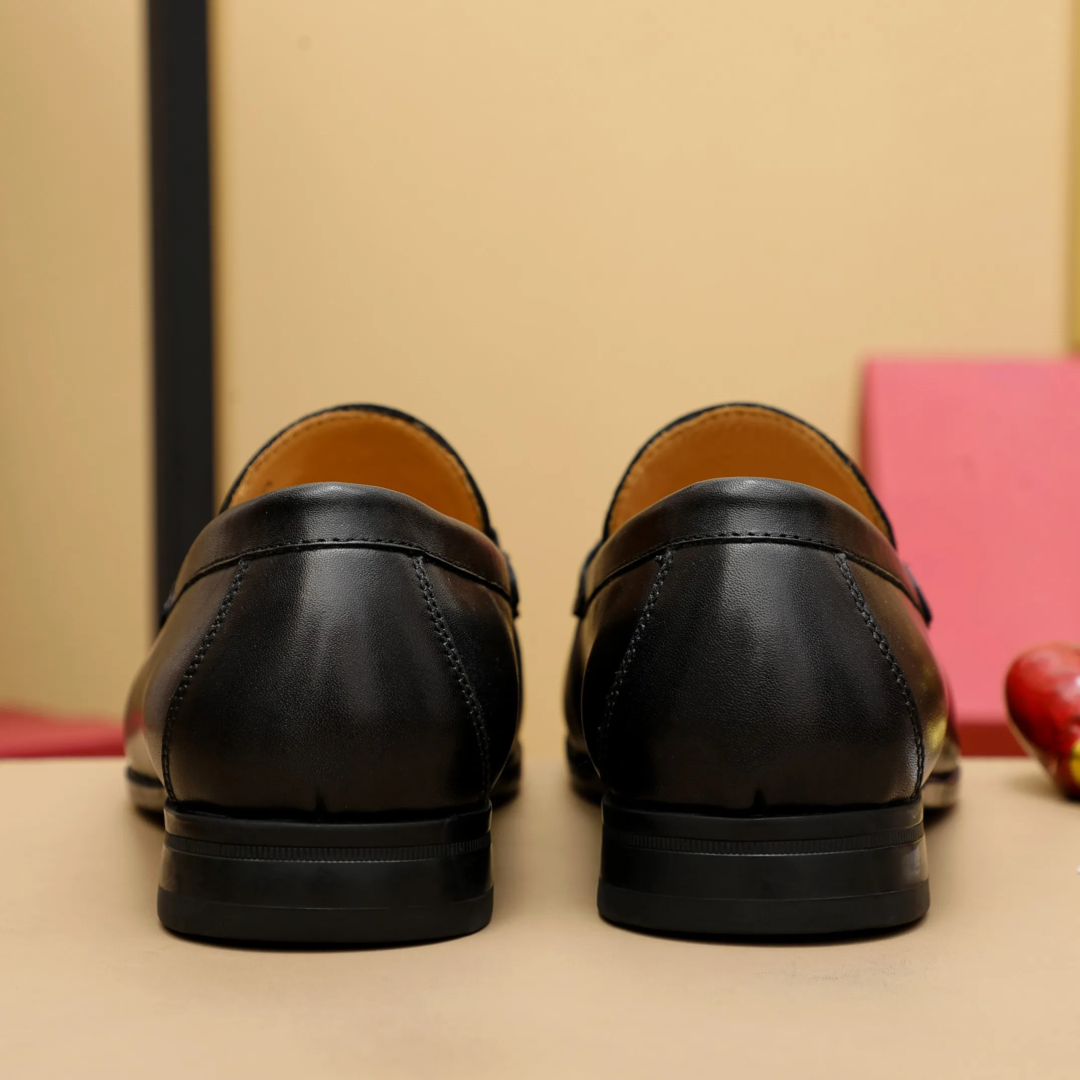Men's clothing and shoes 💰460 🔥Ferragamo's new men's casual slip-on shoes🇨🇳Official website original 1:1 mold opening, original quality💯Fine workmanship, high-end luxury☘The upper is made of imported Italian first-layer cowhide🌴Luxury🐂leather lining🍓Rubber wear-resistant and non-slip outsole, breathable and comfortable to wear🍍The first choice for high-end men, black, size 38-45